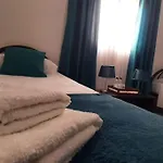 St Julian\'S Twin Room In A Private House